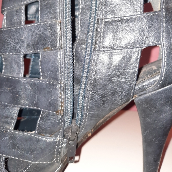 Forever 21 grey caged booties - Picture 6 of 7